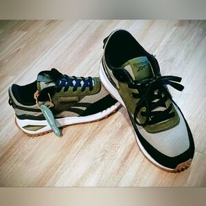 👟 Reebok Classic Style Sneakers – Olive / Tan / Black